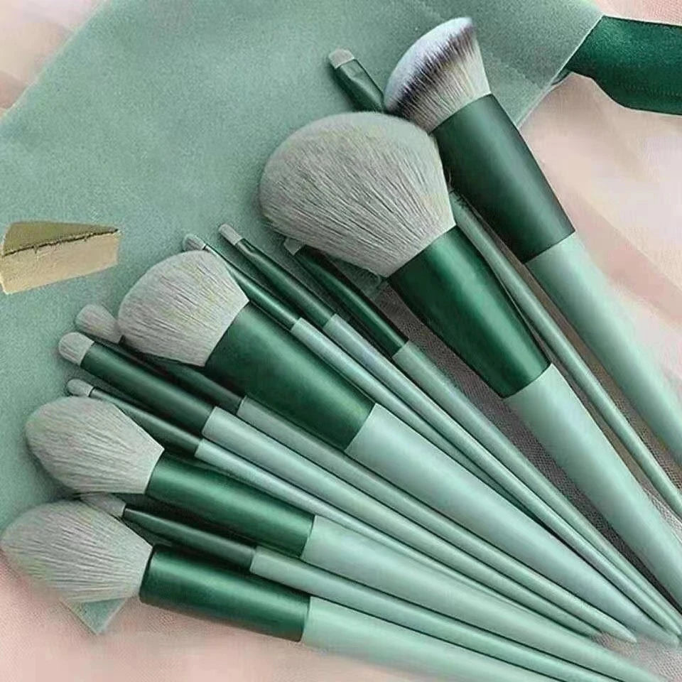 Professional Makeup Brush Set Beauty Powder Super Soft Blush Brush Foundation Concealer Eyelashes Beauty Make up Brush Cosmetic